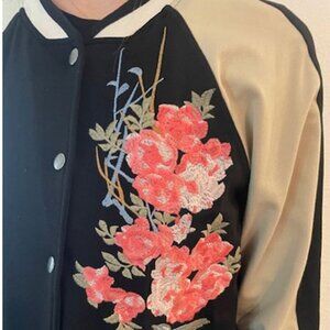 Paparazzi Embroidered Raglan Sleeve Coat Size M